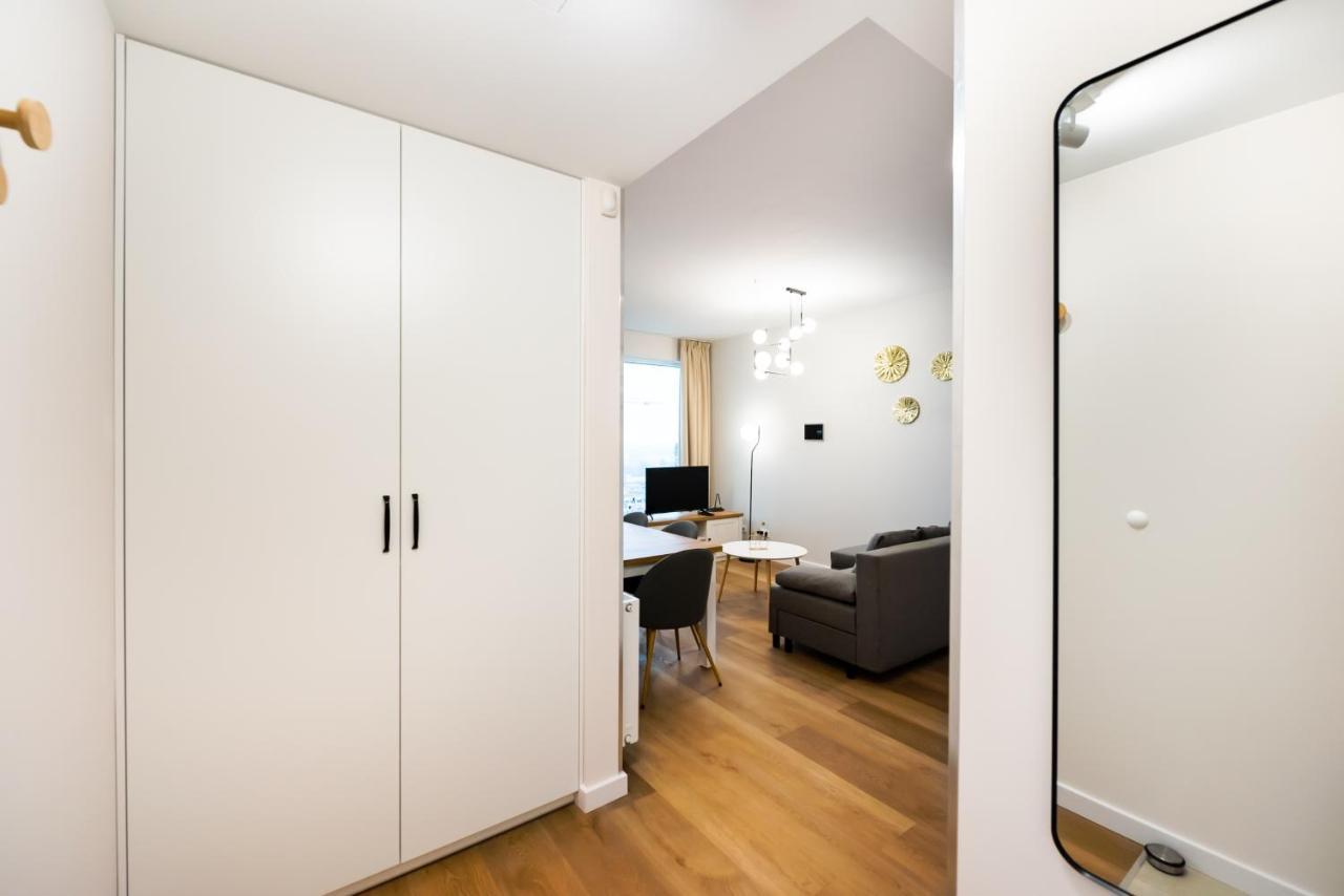 Апартаменти Unique Tower 22 Floor De Luxe Варшава
